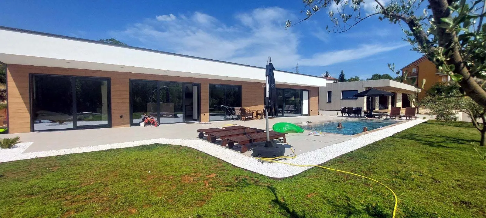 prekrasna vila – dio luksuznog kompleksa - slika 2