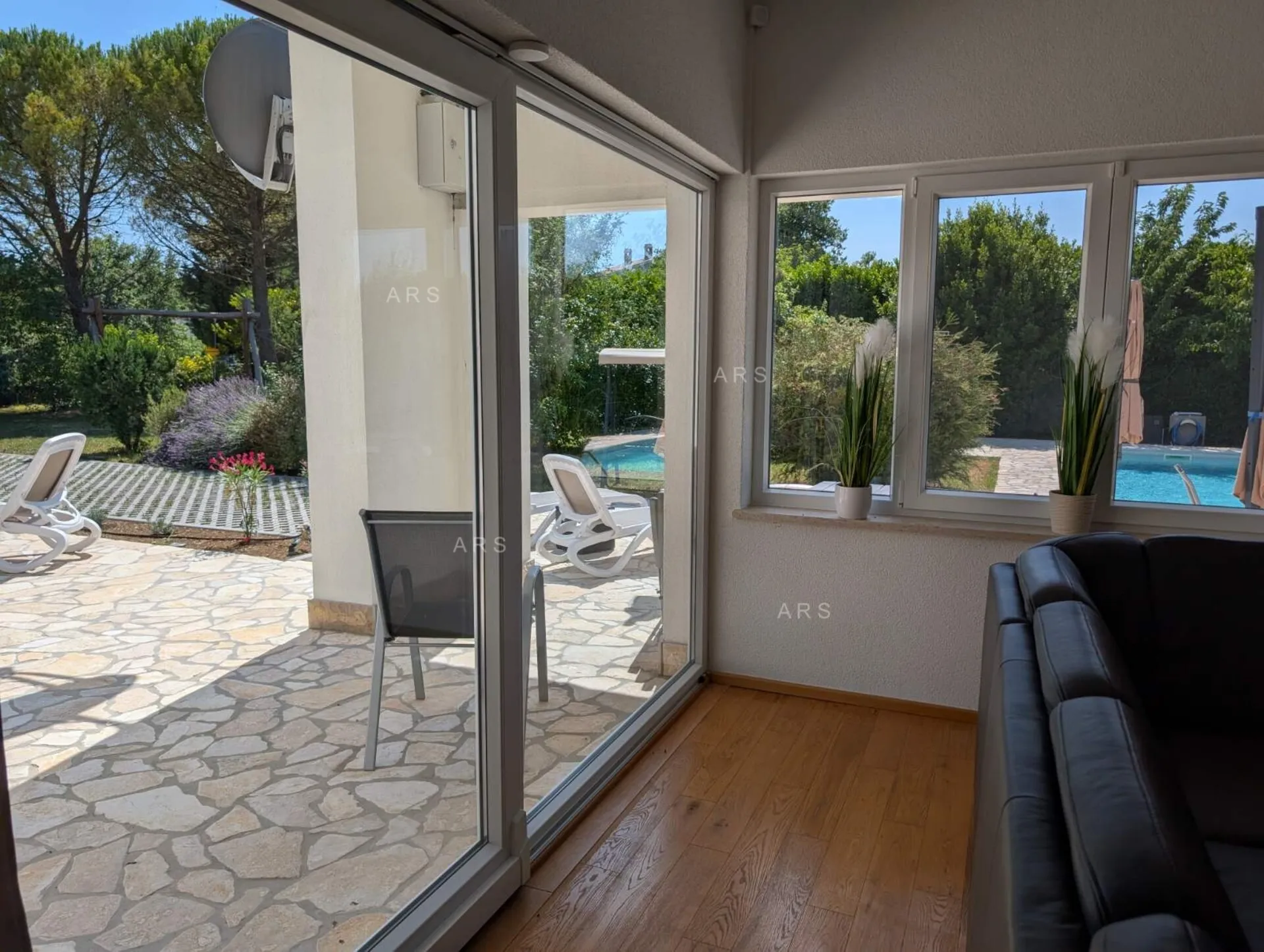 mediteranska rezidencija bezvremenskog luksuza - slika 16