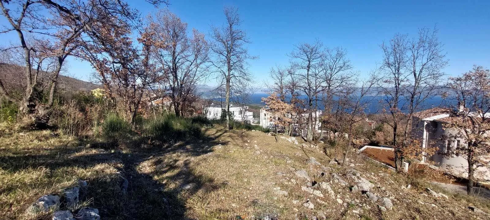 parcela s dozvolom i panoramskim pogledom na more - slika 8
