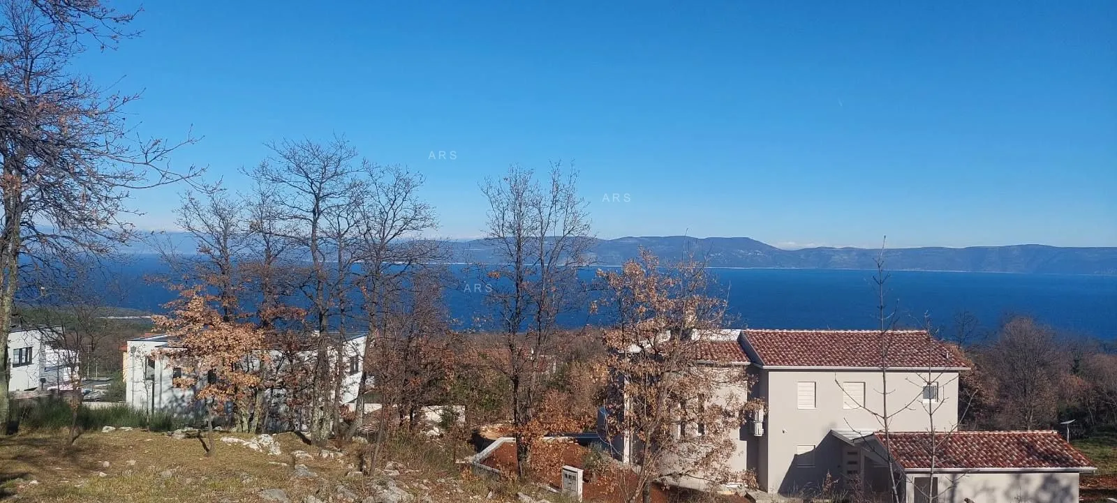 parcela s dozvolom i panoramskim pogledom na more - slika 12