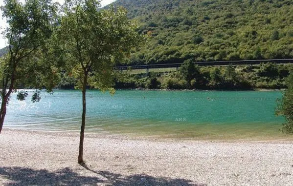 velika parcela s lijepim pogledom na planine - slika 7