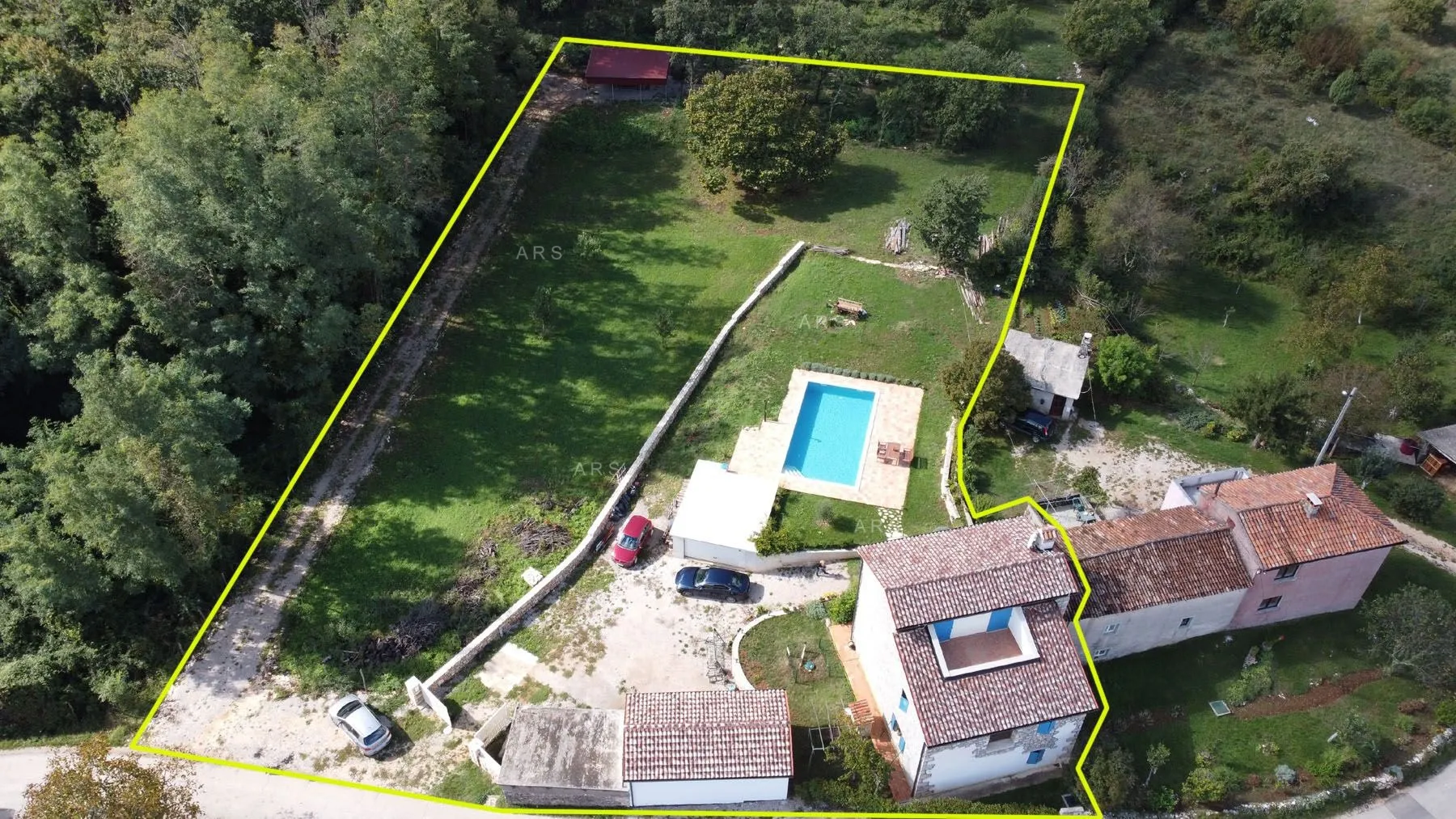 elegantno obnovljena kamena kuća s velikim zemljištem - slika 4