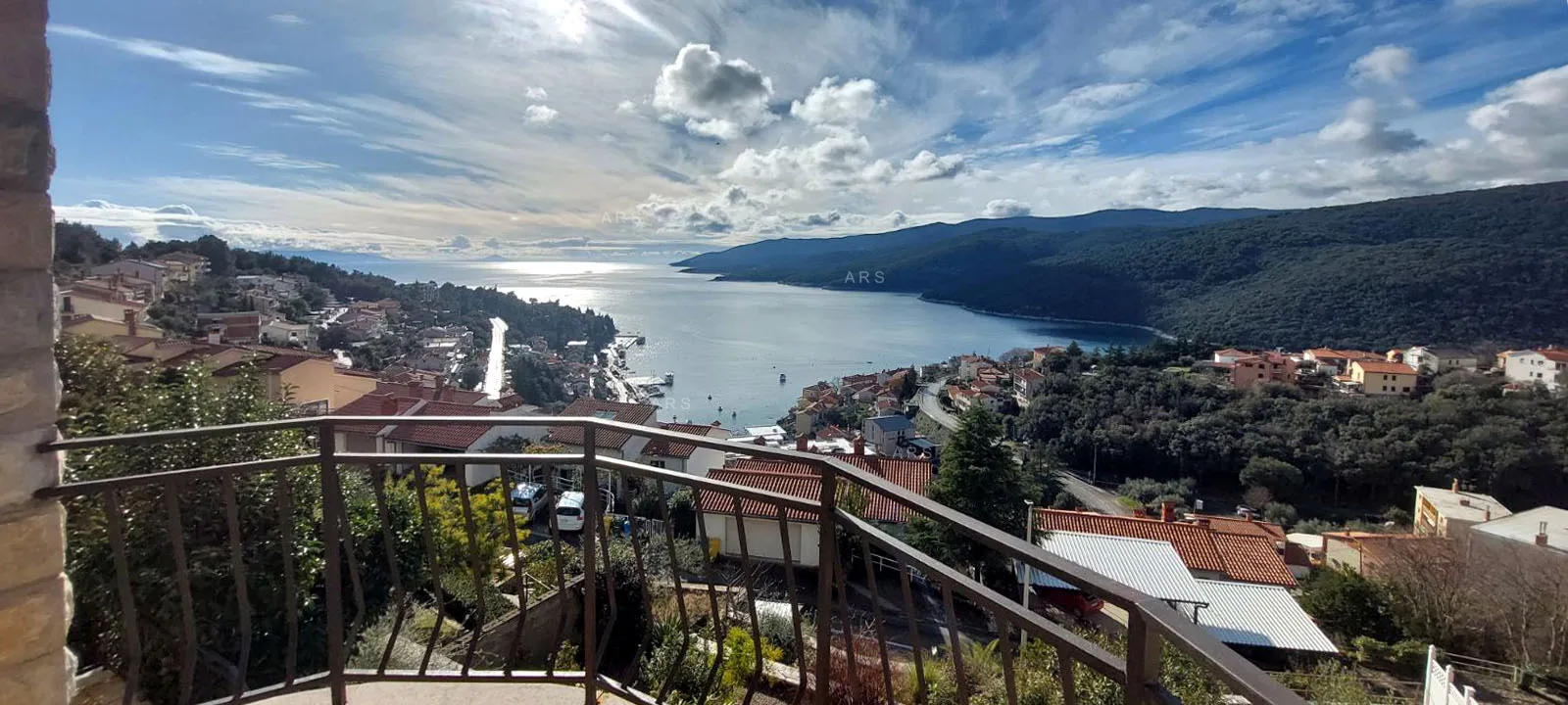 ekskluzivna kuća na 3 etaže i impresivnim pogledom na more - slika 30