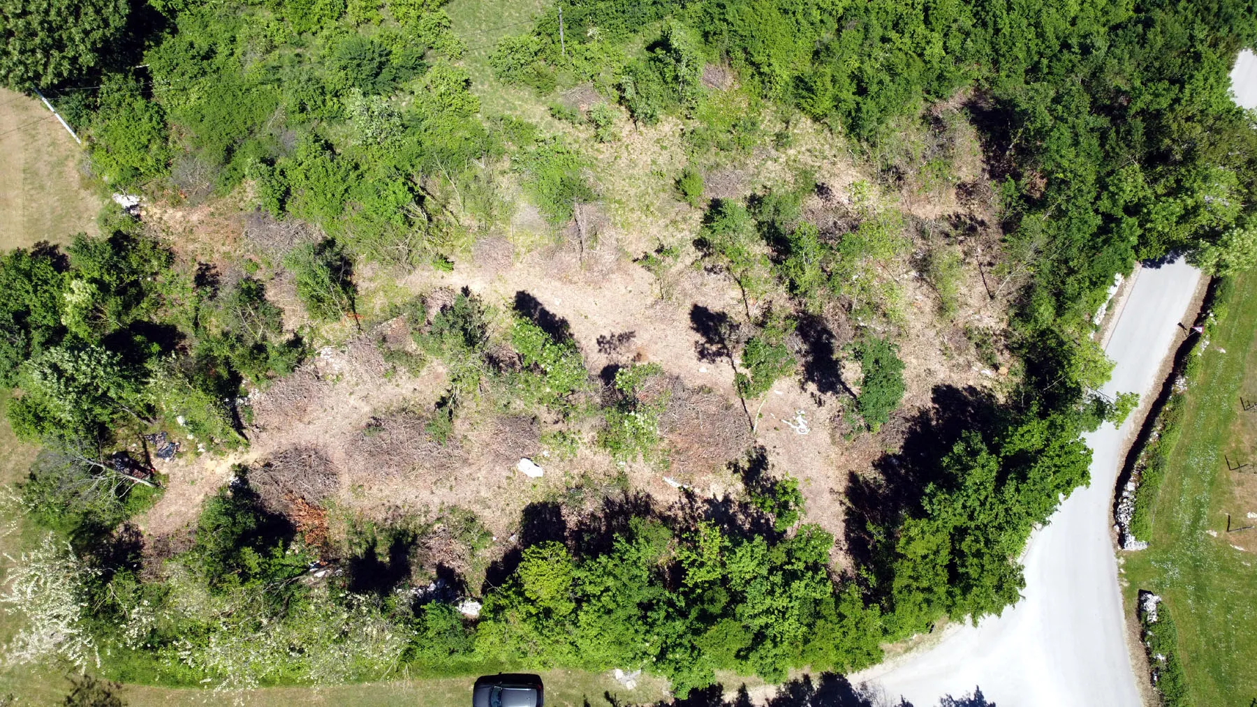kompleks građevinskog i poljoprivrednog zemljišta s pogledom na brežuljke - slika 5