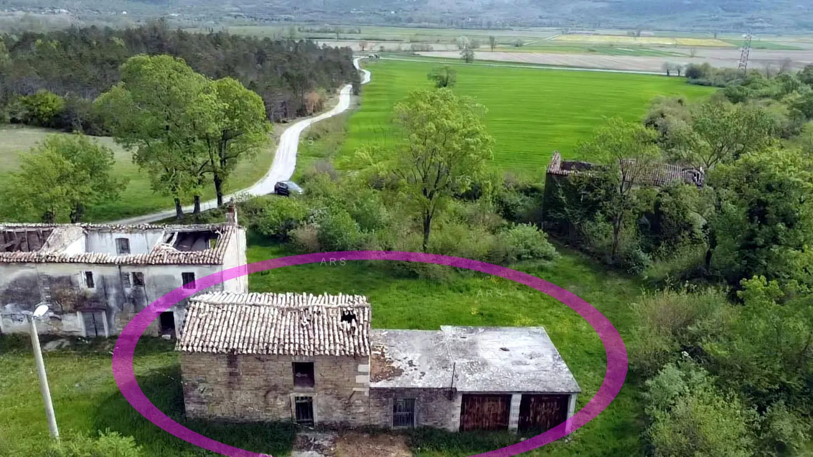 istarska kamena kuća s pogledom na planine - slika 11