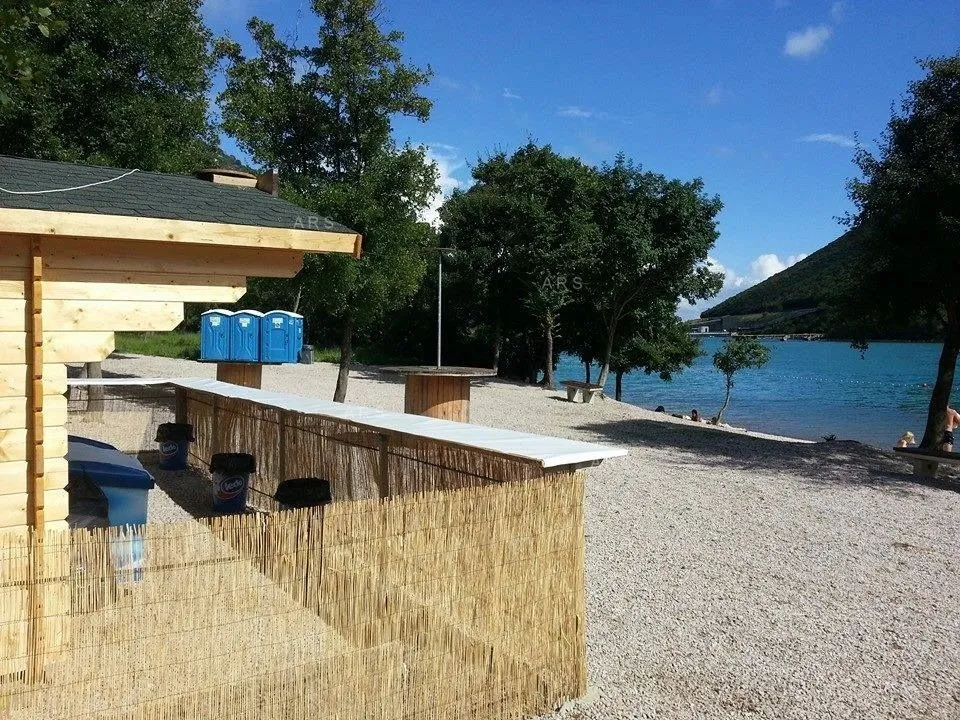 velika parcela s lijepim pogledom na planine - slika 8