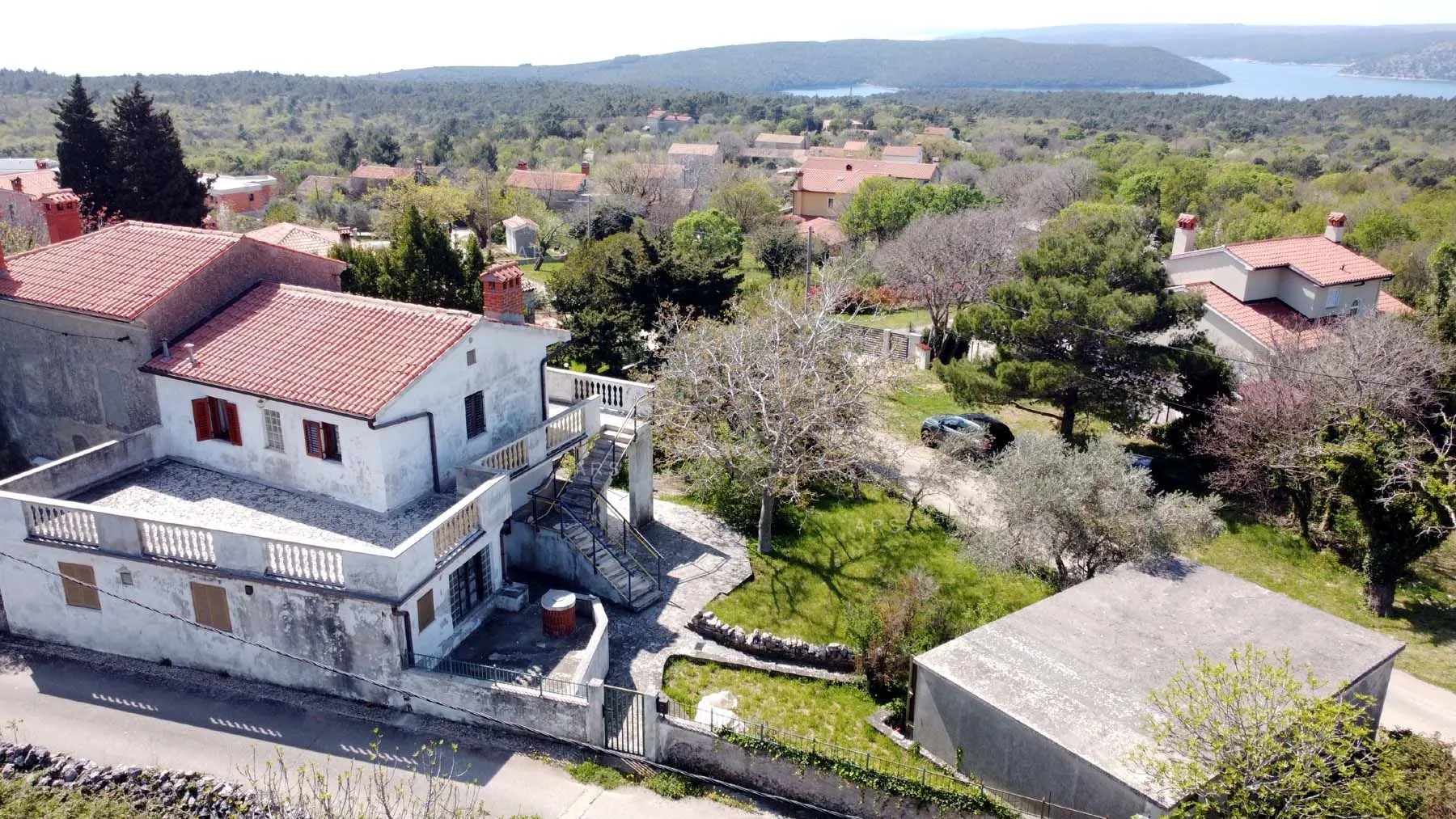 mir, pogled na more i prostor za vaš životni stil - slika 1