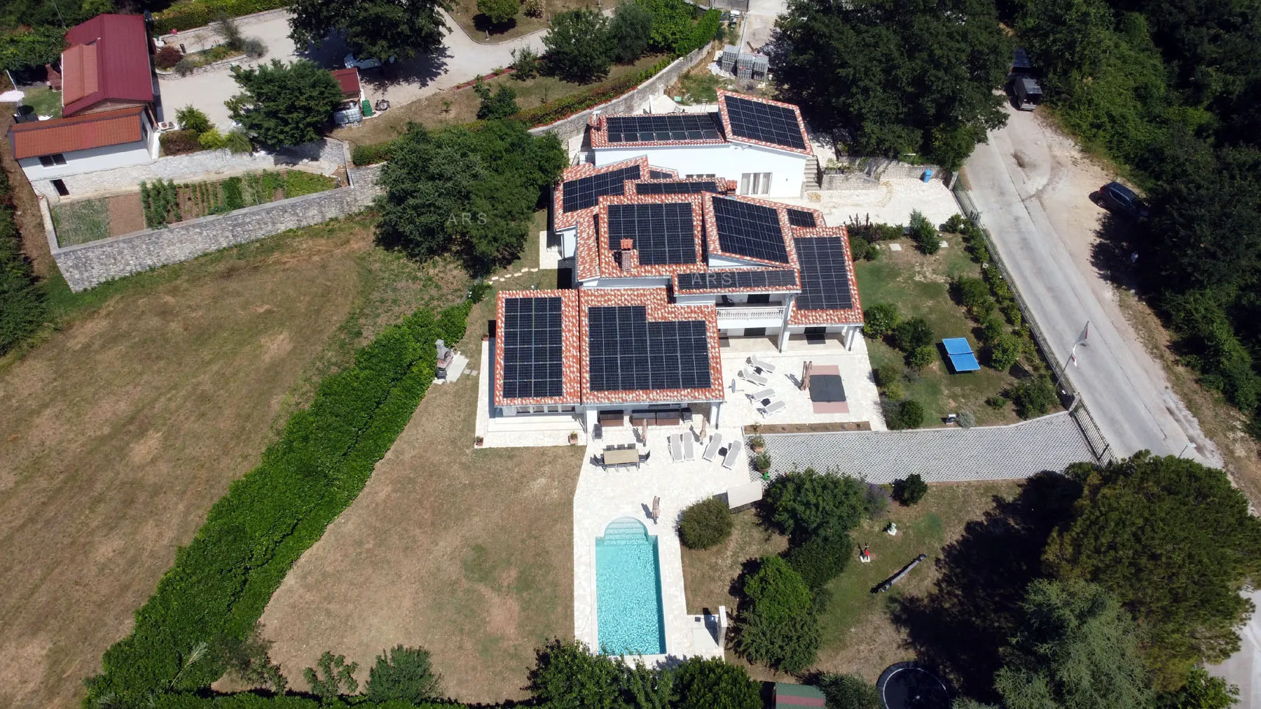 mediteranska rezidencija bezvremenskog luksuza - slika 5
