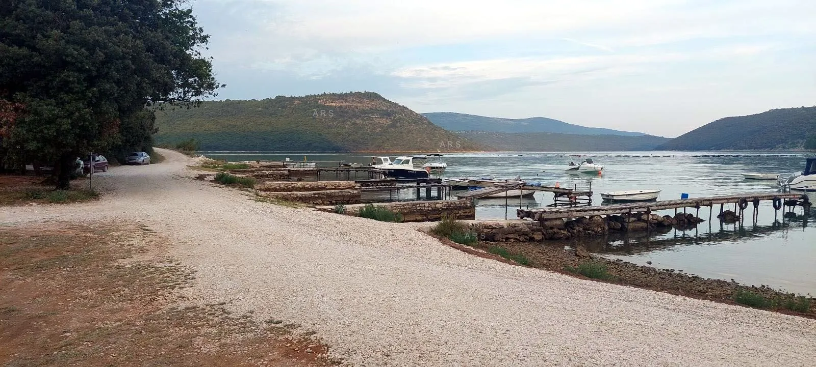 ZEMLJIŠTE U MALOM NASELJU 3.5 km OD MORA - Rebići, Barban