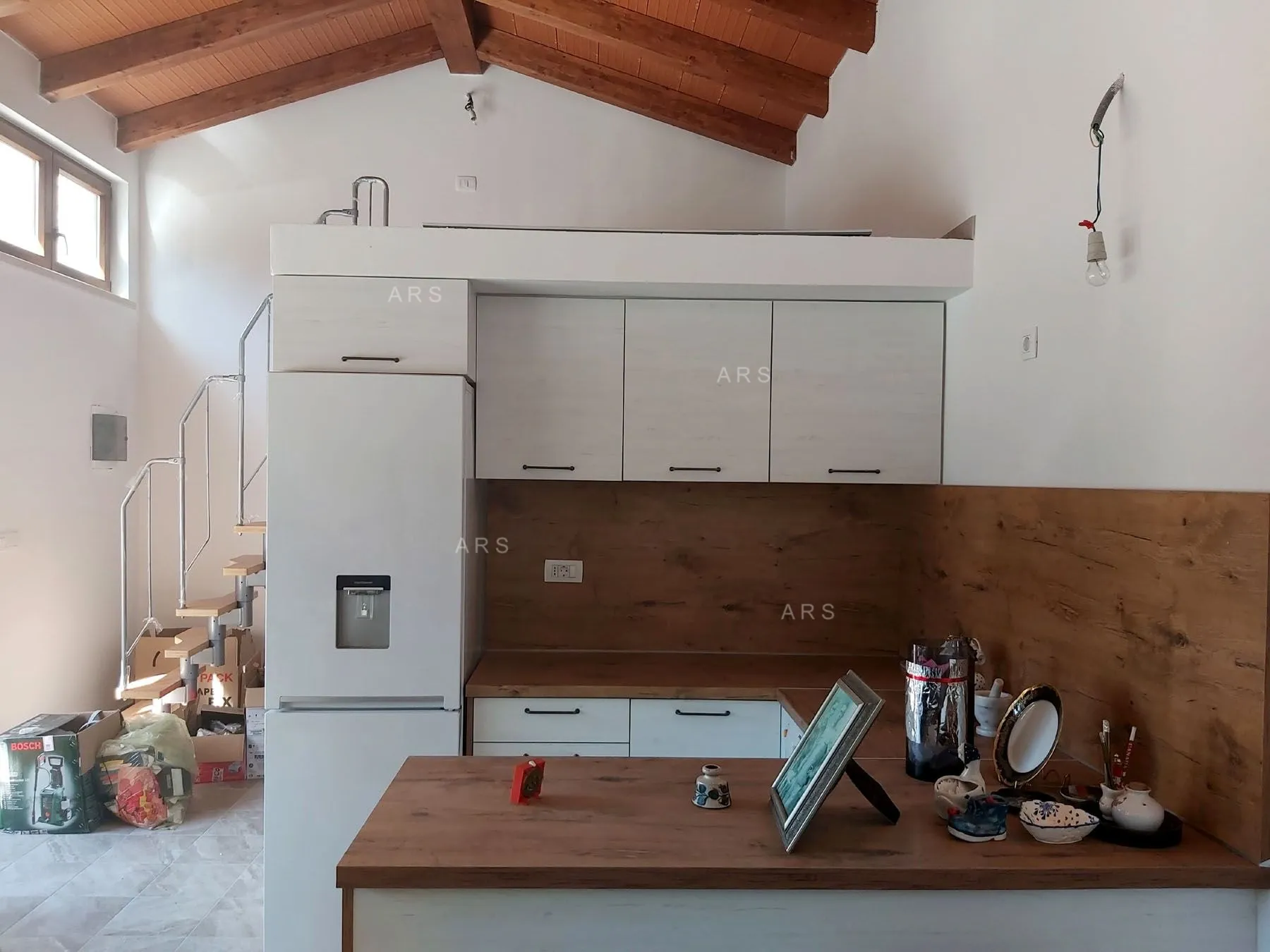 elegantno obnovljena kamena kuća s velikim zemljištem - slika 28