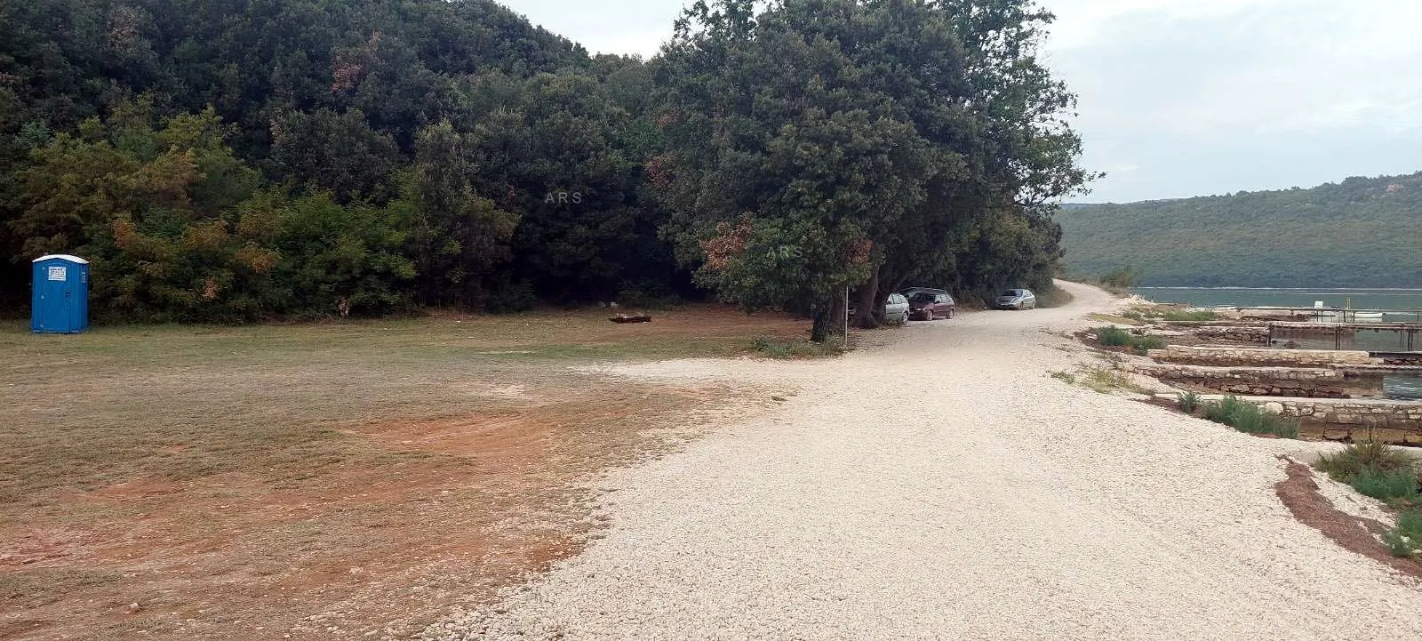 zemljište u malom naselju 3.5 km od mora - slika 6