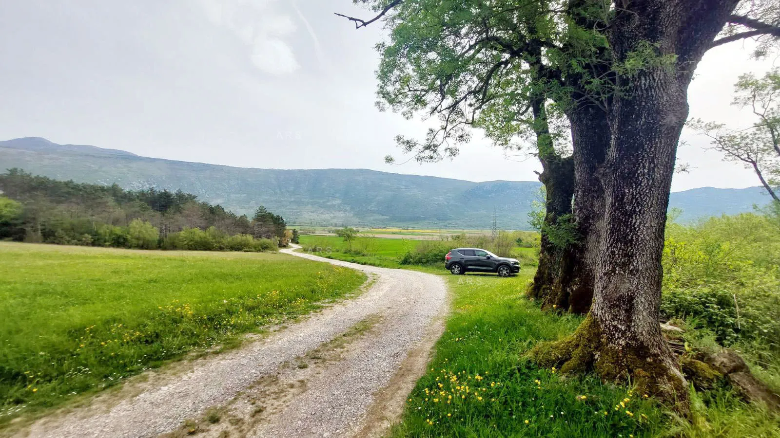 istarska kamena kuća s pogledom na planine - slika 12
