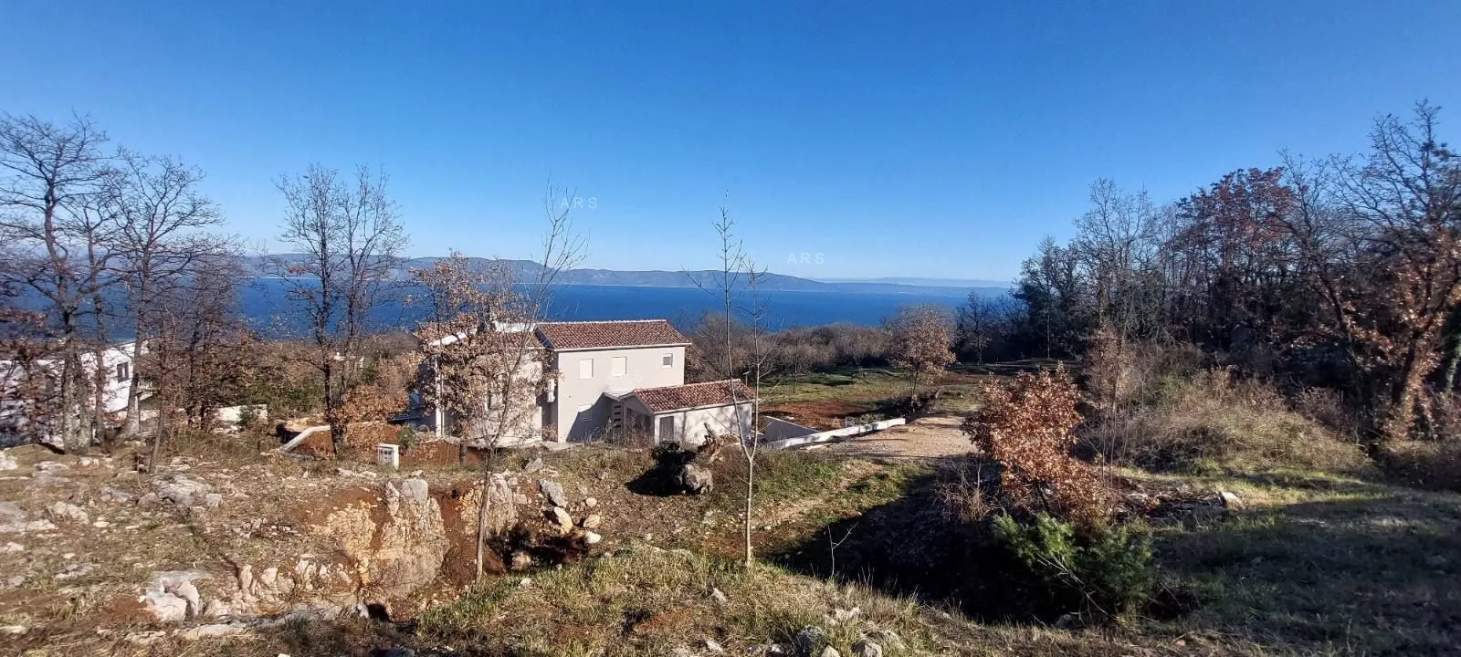 parcela s dozvolom i panoramskim pogledom na more - slika 7