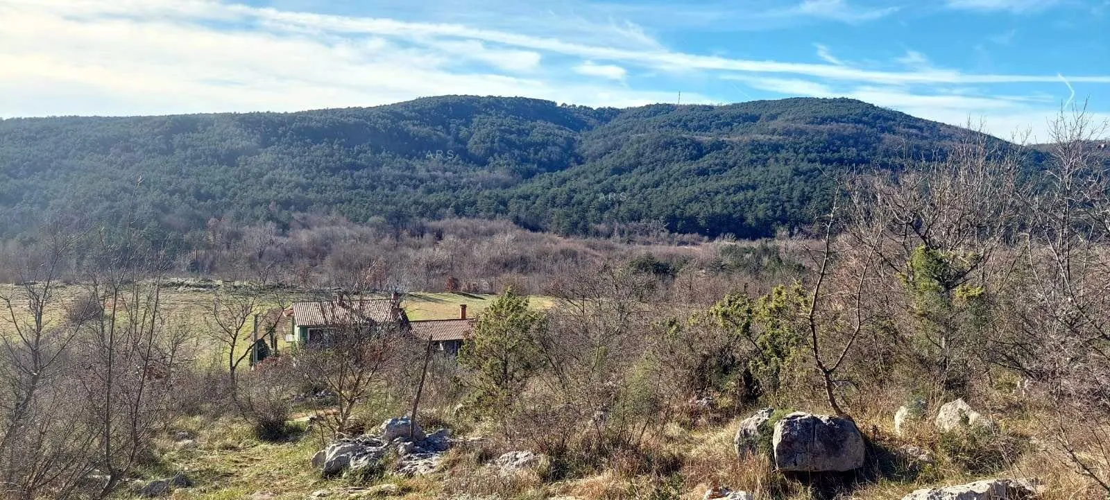 parcela na brežuljku - slika 2