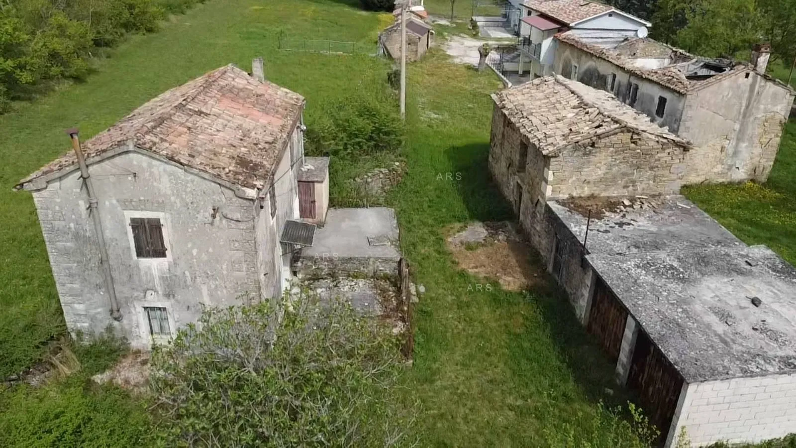 istarska kamena kuća s pogledom na planine - slika 4