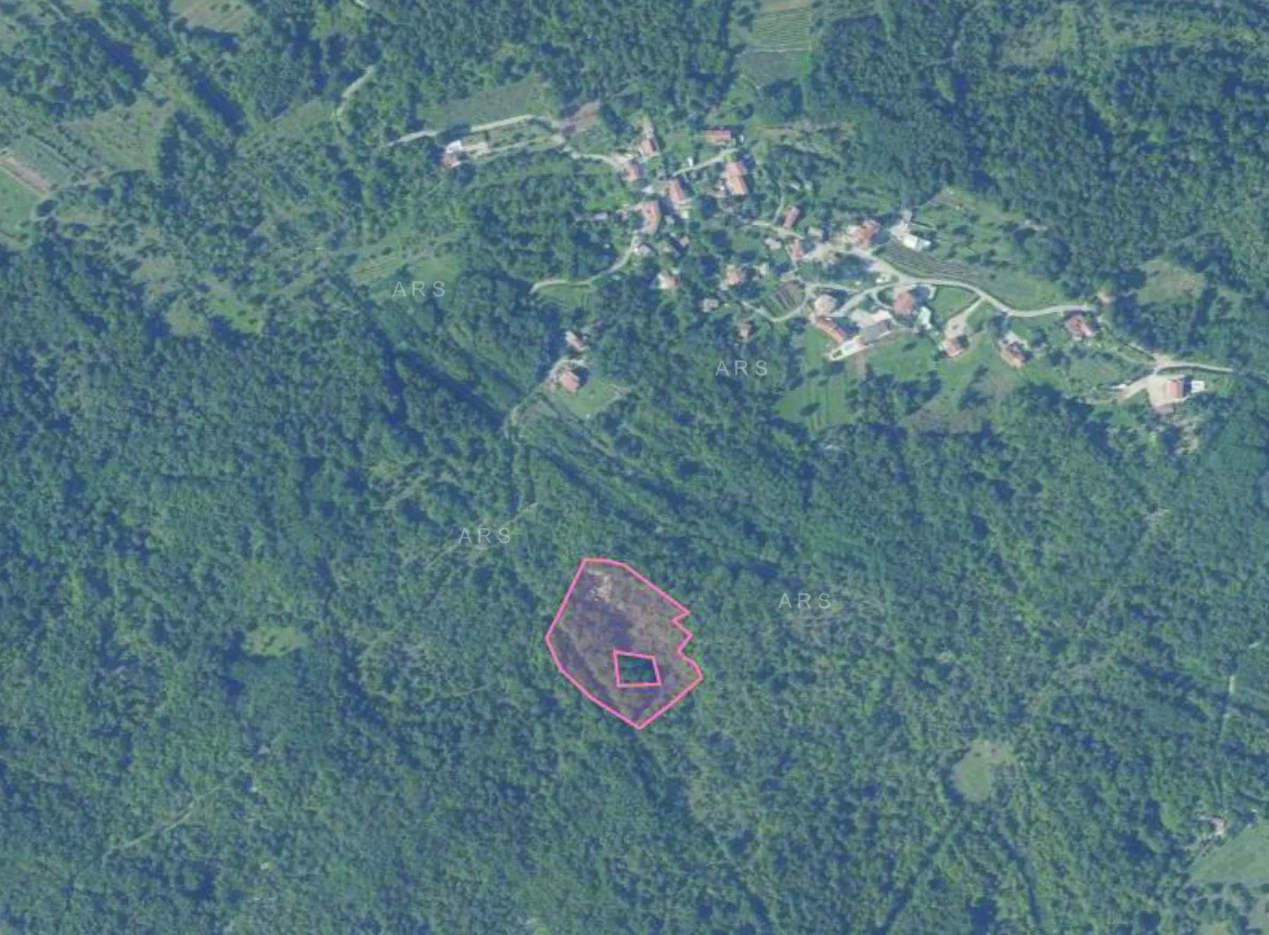 Veliko poljoprivredno zemljište 9 km od Labina - Labin, Labin