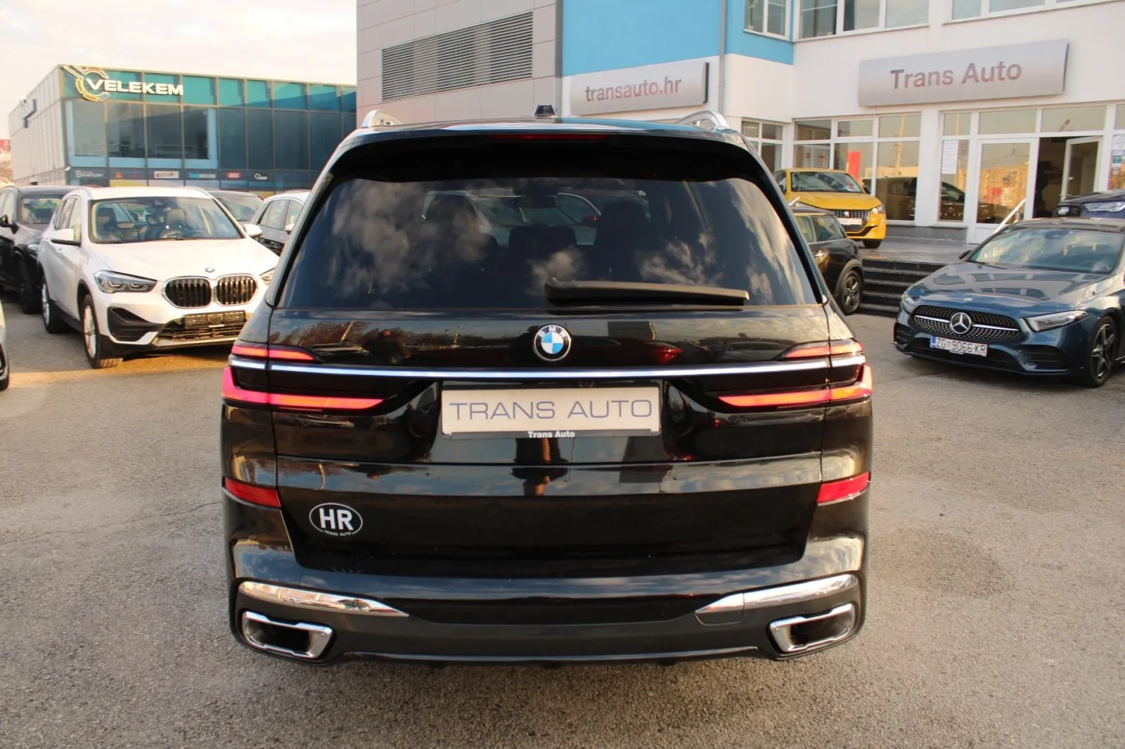 bmw x7 40d xdrive m-paket 7 sjedala *zračni ovjes, panorama, head-up* - slika 6