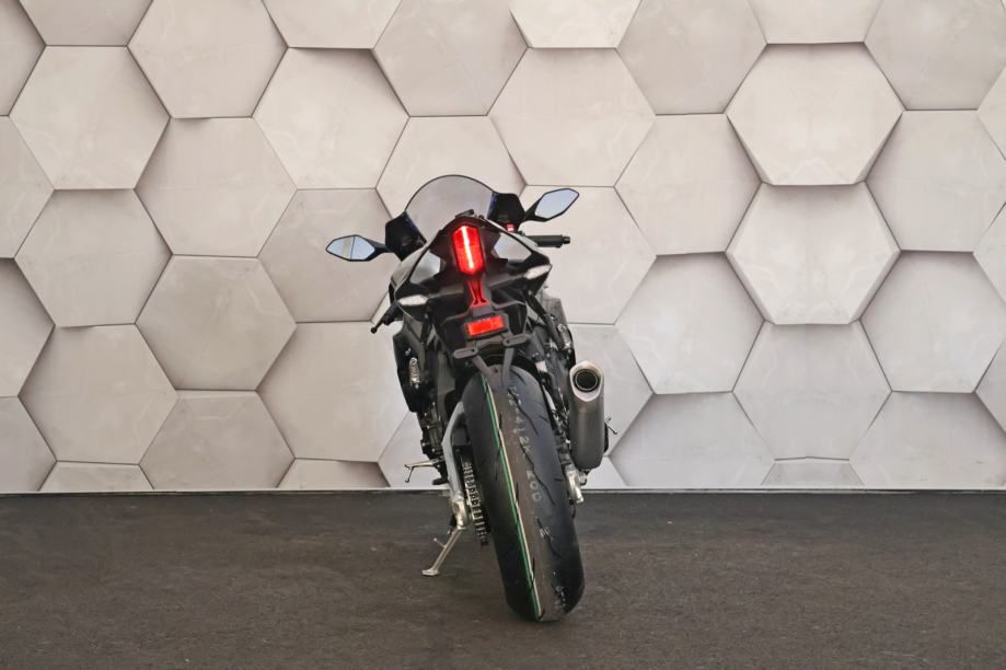 yamaha r1m karbon - novo - moguča registracija - slika 5