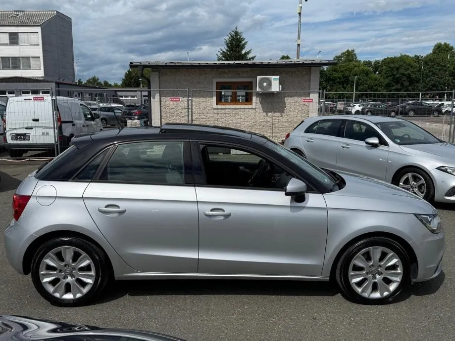 audi a1 1,6 tdi | xenon | servisna | šiber | 2 seta kotača | - slika 6