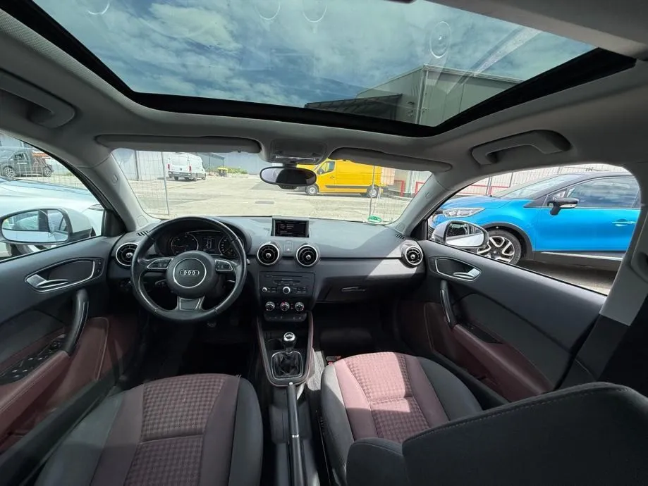 audi a1 1,6 tdi | xenon | servisna | šiber | 2 seta kotača | - slika 12