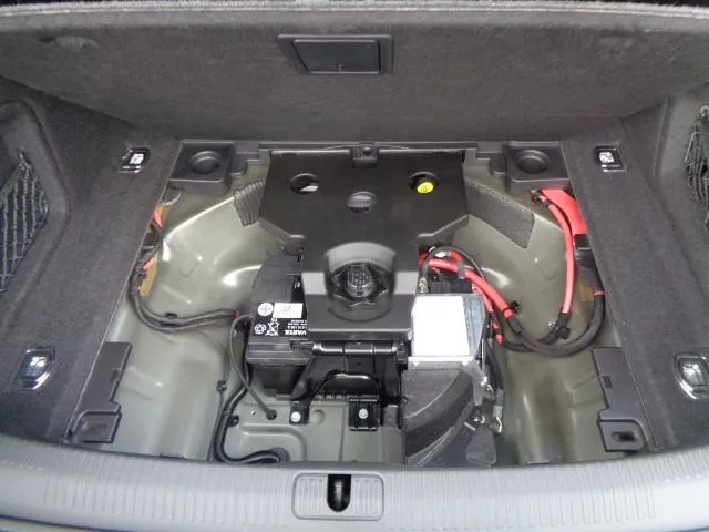 audi a4 30 tdi str edit/hr/1.vl./pdv/nav/led/3zk/gr.sj./kam/temp/83tkm - slika 28