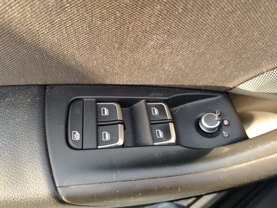 audi q3 2,0 tdi s tronic - slika 20