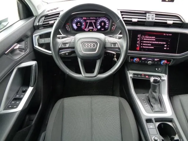 audi q3 sb 2,0 tdi aut sline/led/virt/grsj/laas/pdc/app/kuka/19''/... - slika 11