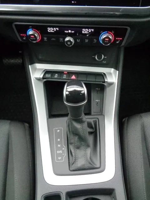 audi q3 sb 2,0 tdi aut sline/led/virt/grsj/laas/pdc/app/kuka/19''/... - slika 16
