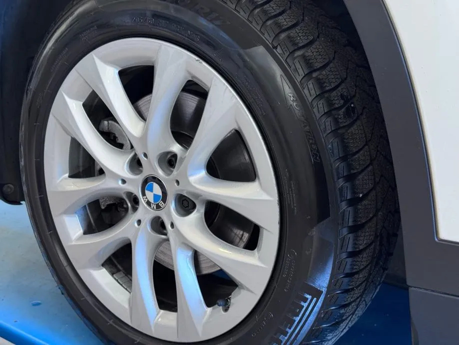 bmw x1 xdrive18d advantage automatik - slika 15