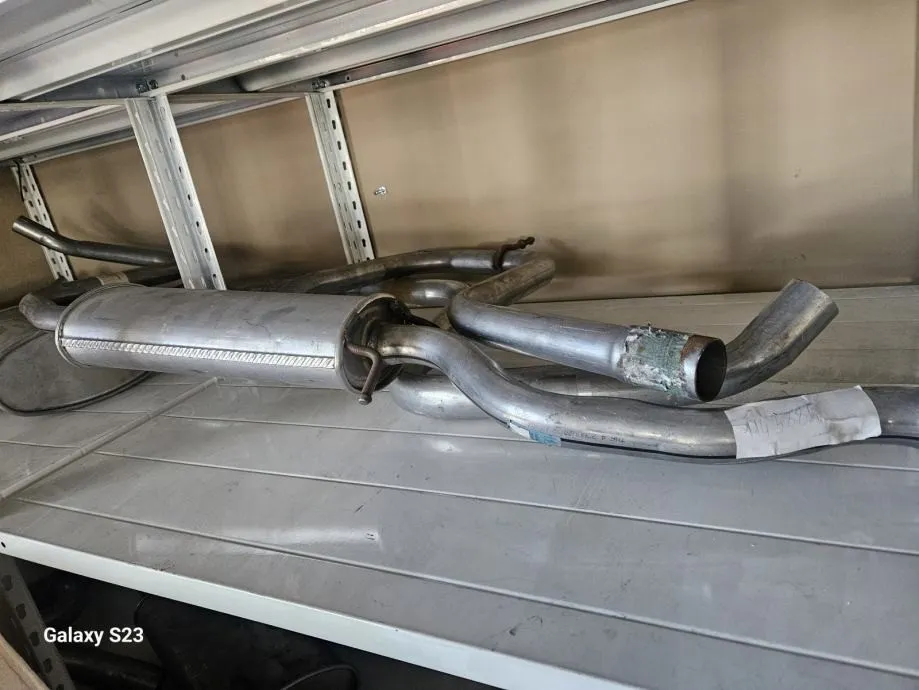 auspuh- razni 8 komada sve za 350 eur-a - slika 1