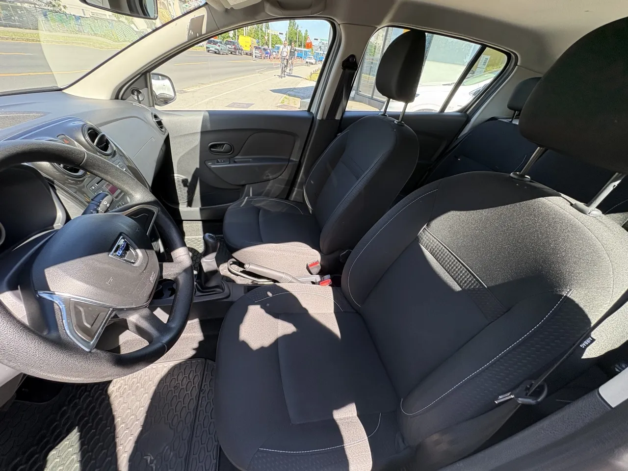 dacia sandero 1,5 dci 75 ambiance - slika 9