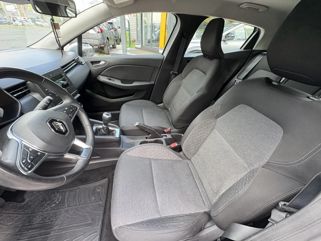 renault clio blue dci 85 zen - slika 12