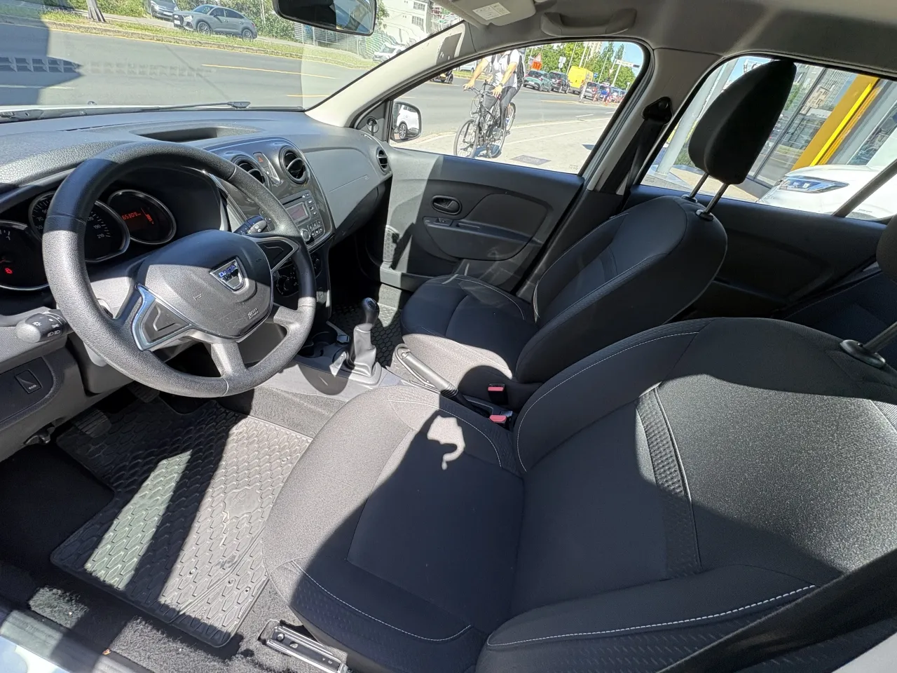 dacia sandero 1,5 dci 75 ambiance - slika 10