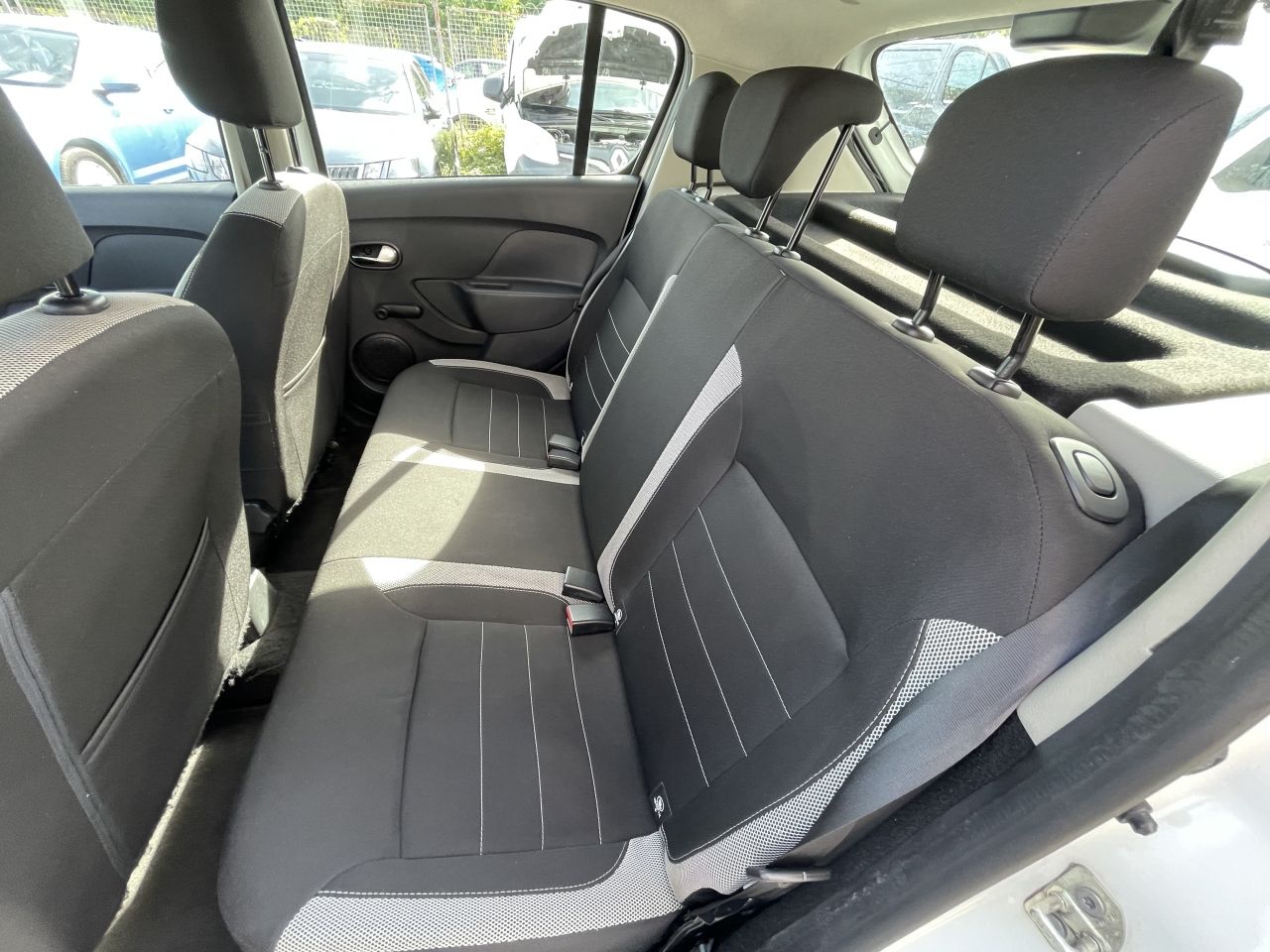 dacia sandero 1,0 tce 100 eco-g essential - slika 9