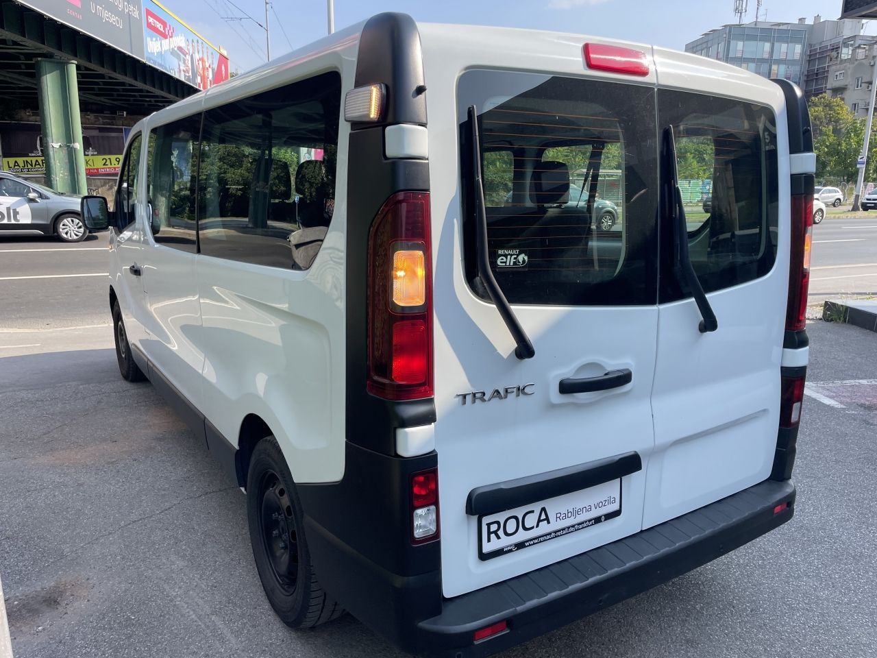 renault trafic grand passenger 2,0 dci 120 confort - slika 8