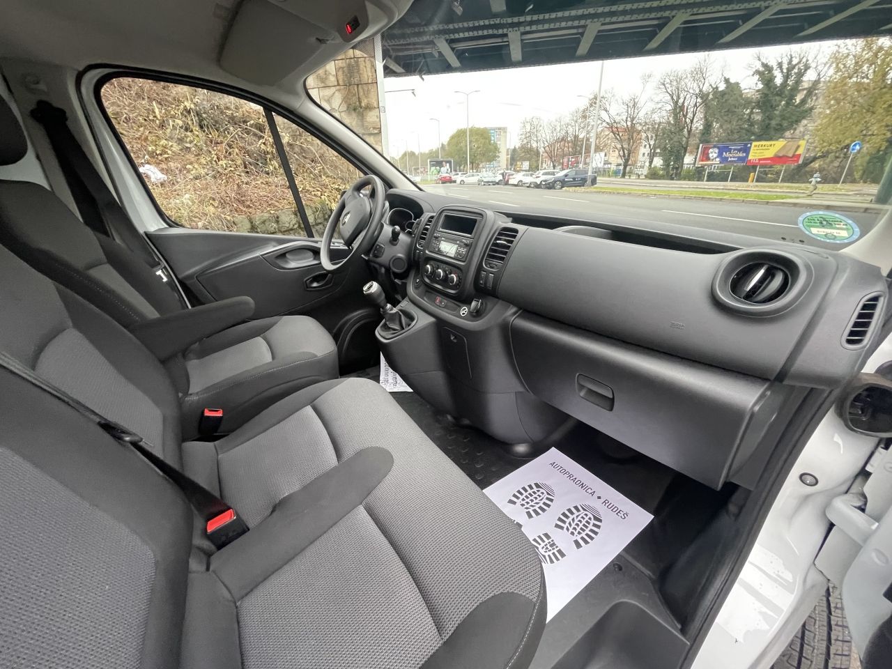renault trafic furgon 2,0 dci 120 l2h1p2 - slika 9