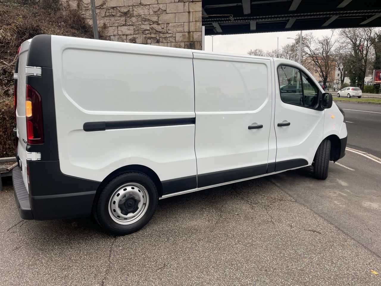 renault trafic furgon 2,0 dci 120 l2h1p2 - slika 4