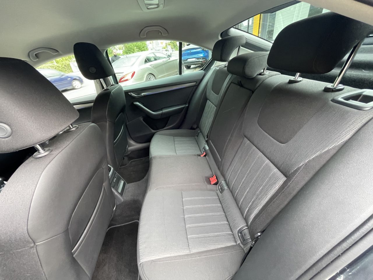 škoda octavia 1,6 tdi style - slika 5