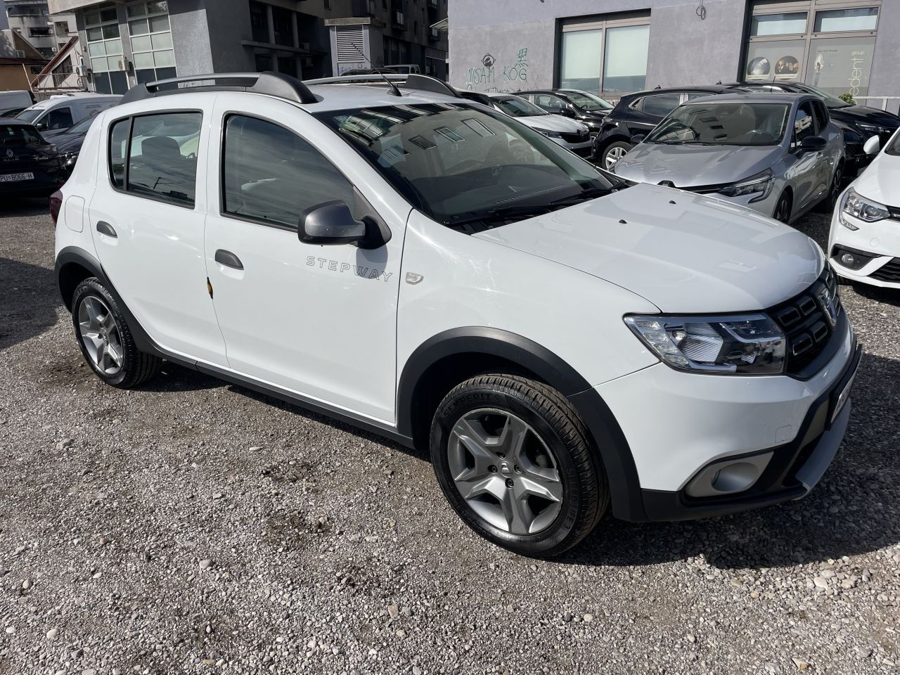 dacia sandero 1,0 tce 100 eco-g essential - slika 3