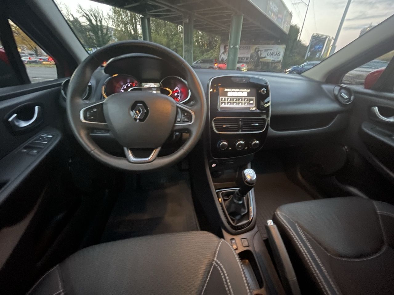 renault clio zen grandtour 90 ks - slika 13