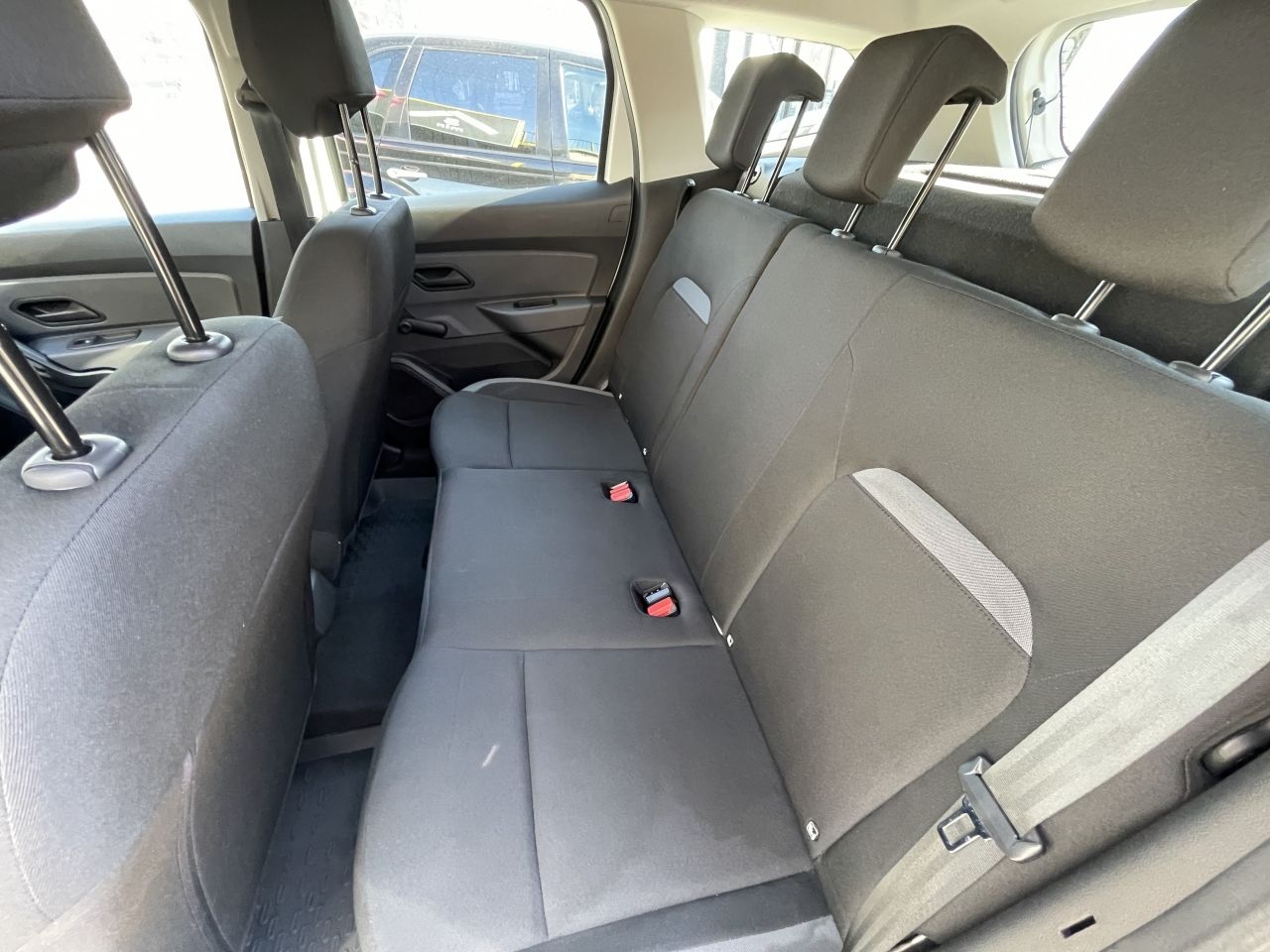 dacia duster 1,0 tce 100 eco-g essential - slika 12