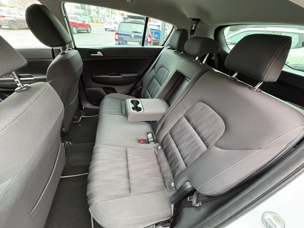 kia sportage 2wd 1,6 gdi lx urban - slika 13