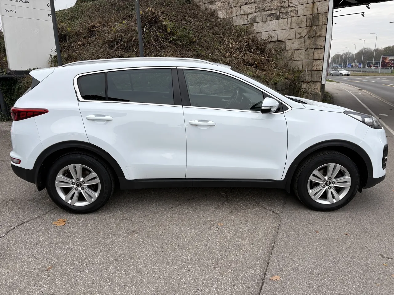 kia sportage 2wd 1,6 gdi lx urban - slika 4
