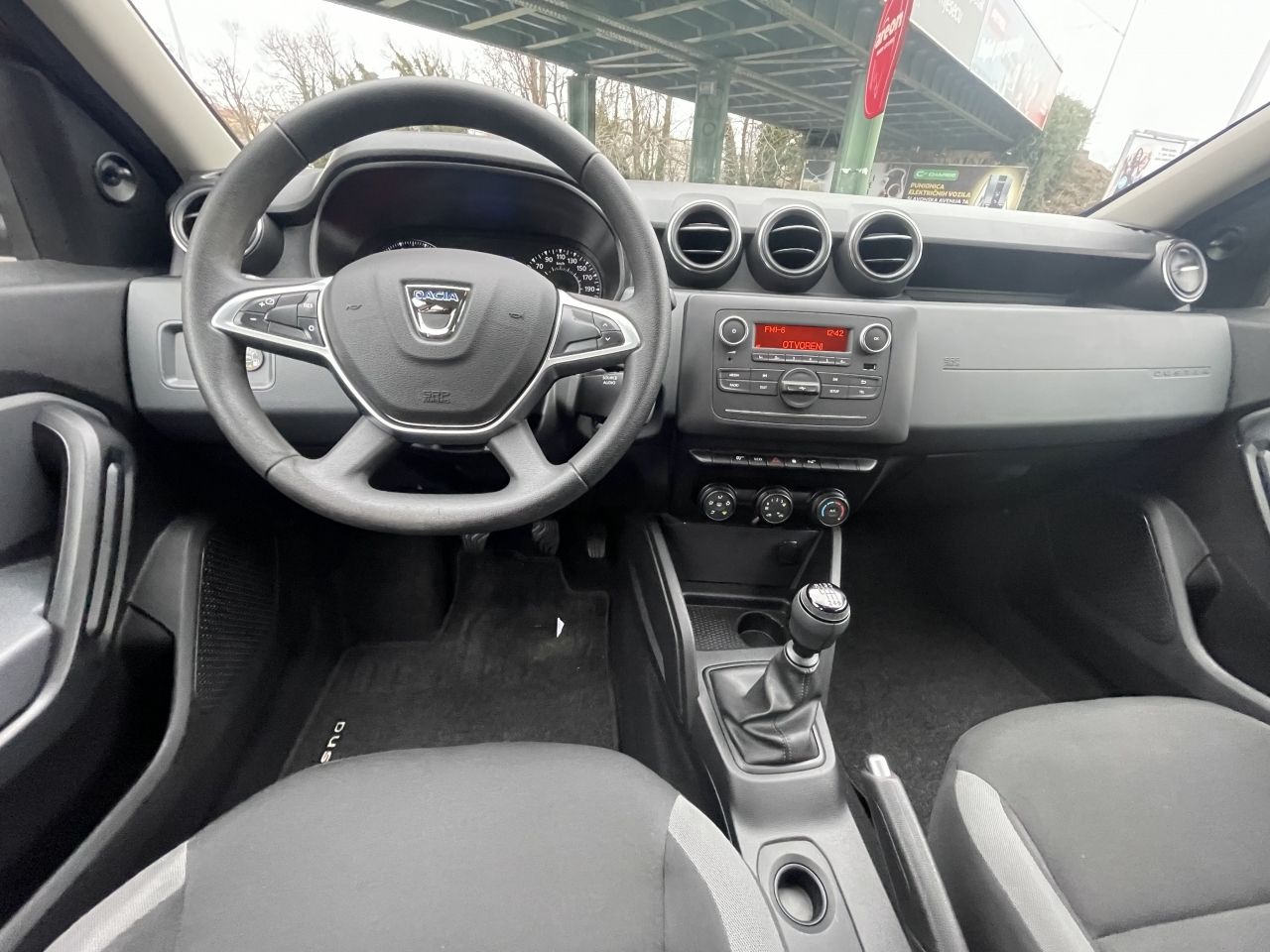 dacia duster 1,0 tce 100 eco-g essential - slika 12