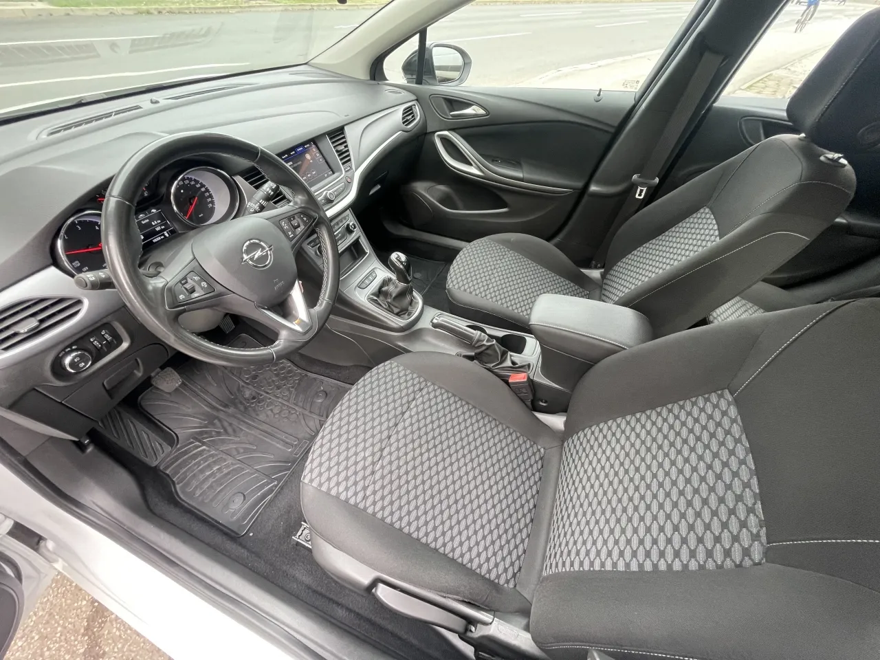 opel astra 1,5 d edition - slika 16