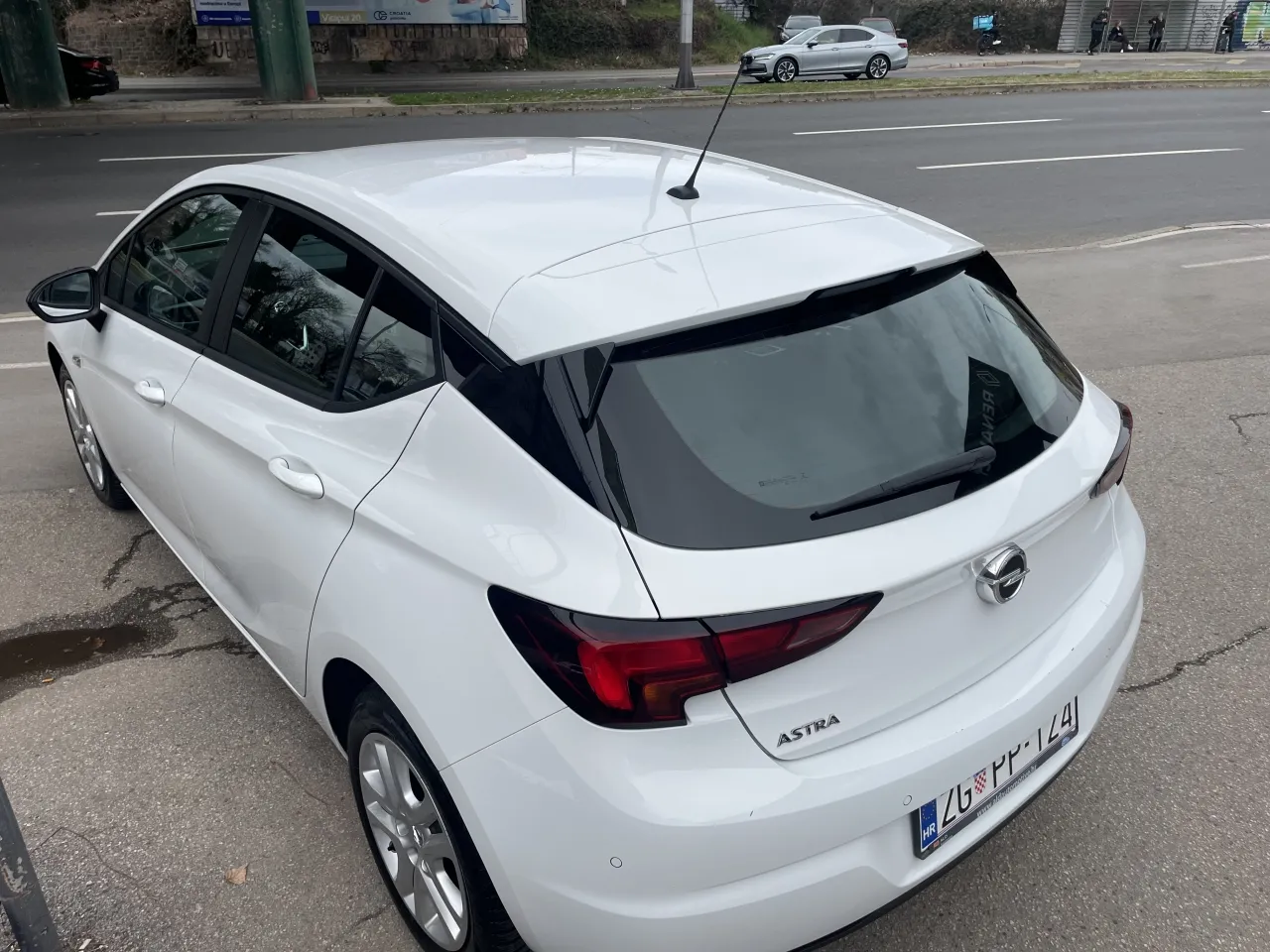 opel astra 1,5 d edition - slika 8