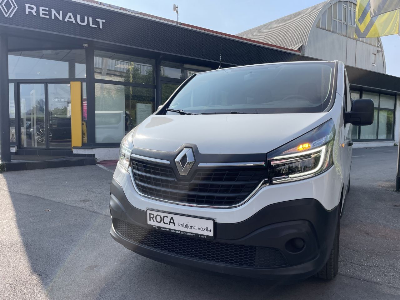 renault trafic grand passenger 2,0 dci 120 confort - slika 2