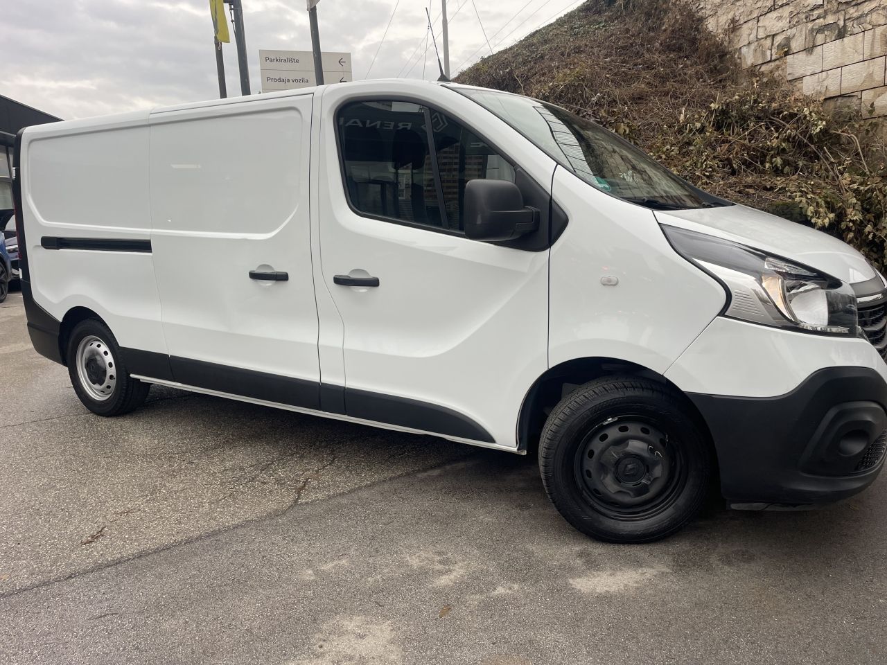 renault trafic furgon 2,0 dci 120 l2h1p2 - slika 3