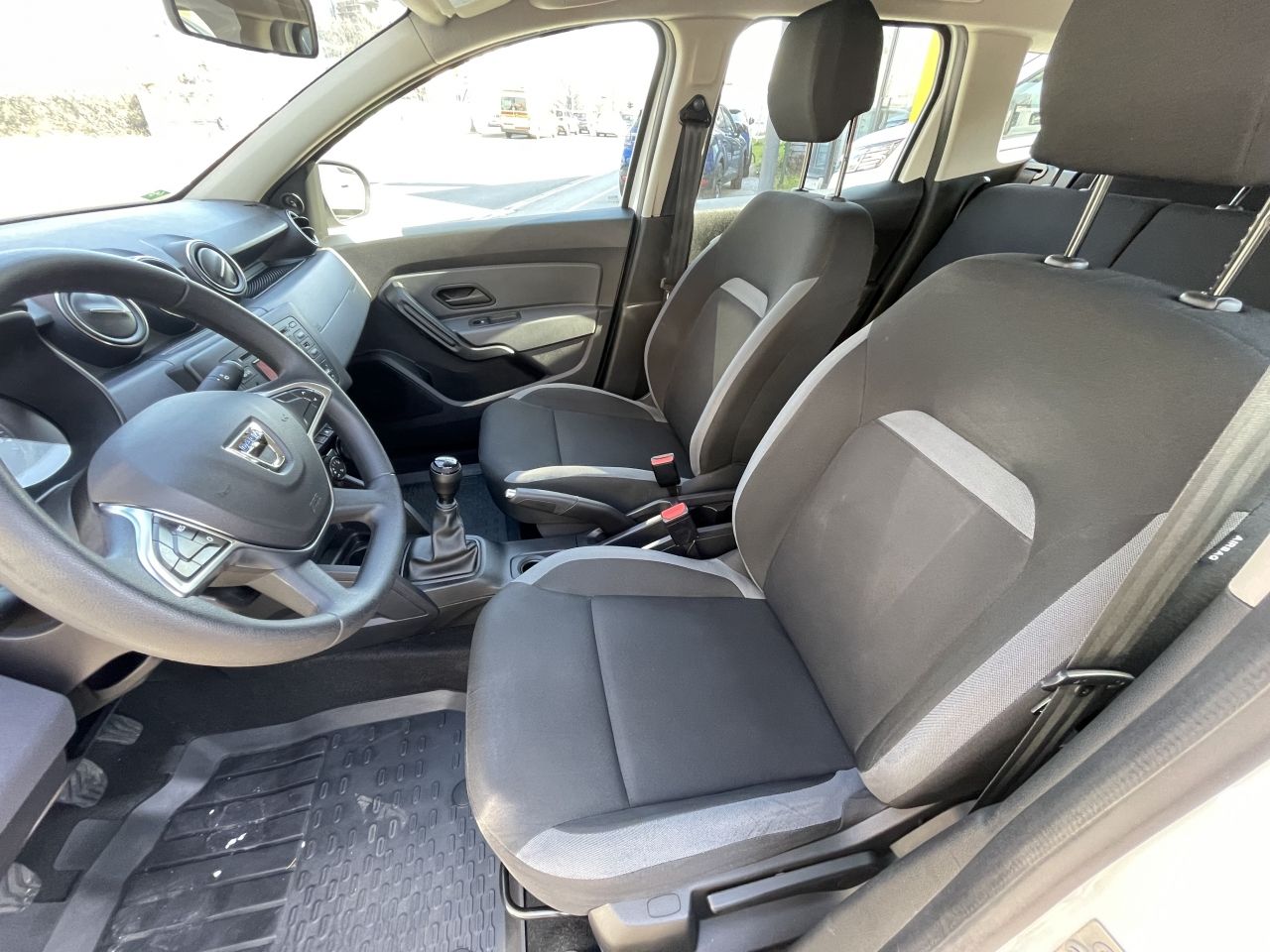dacia duster 1,0 tce 100 eco-g essential - slika 9