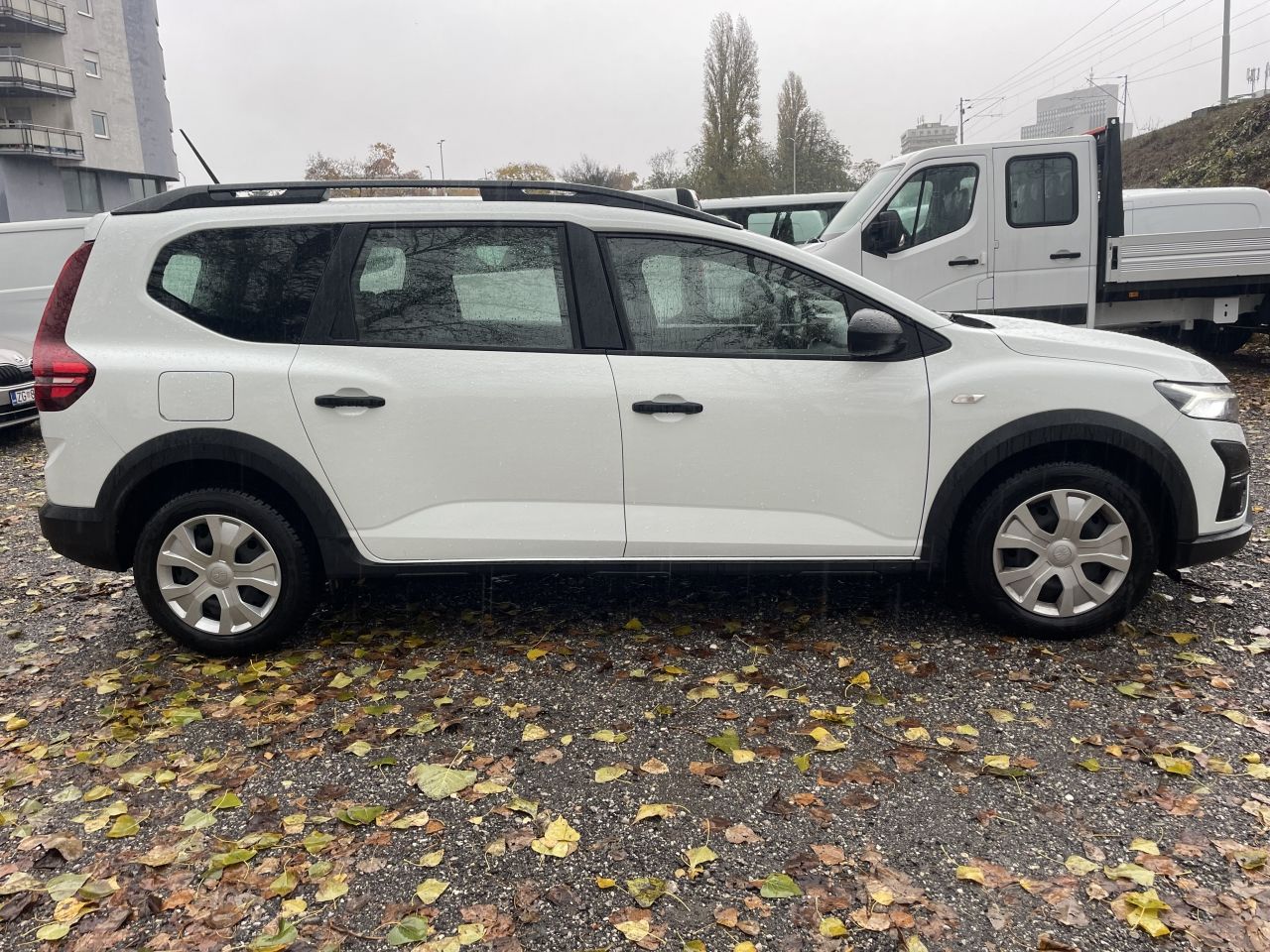 dacia jogger 1,0 tce 110 essential (5 sjedala) - slika 4